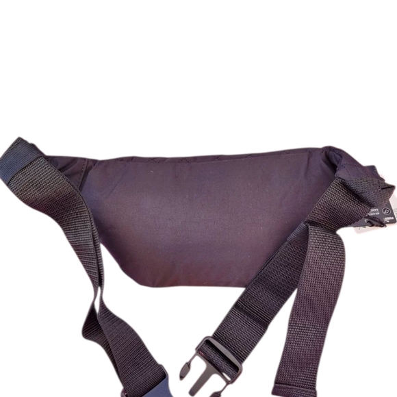 BNWT Puma Purple Quilted Unisex Waistpack Bag Approx. 2.4"H x 3.5" W x 1.2D - Picture 6 of 10